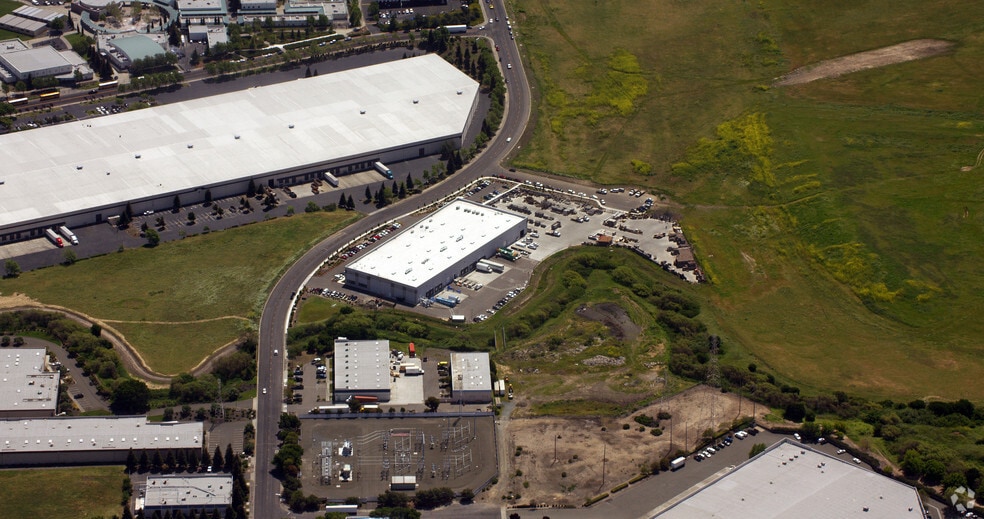 More Photos Of 535 Watt Dr, Fairfield Distribution For Lease