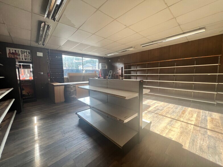 More Photos Of 176 Main St, Monroe Freestanding For Sale