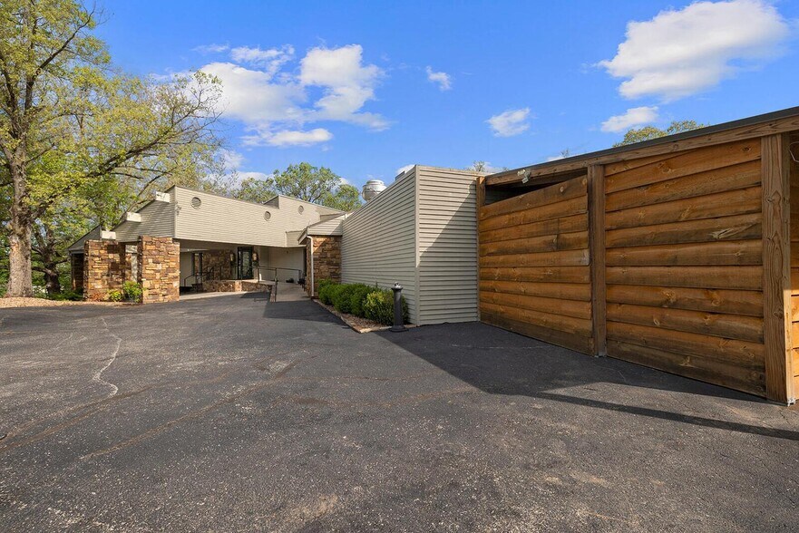 More Photos Of 381 W Guin Rd, Nixa Lodge Meeting Hall For Sale