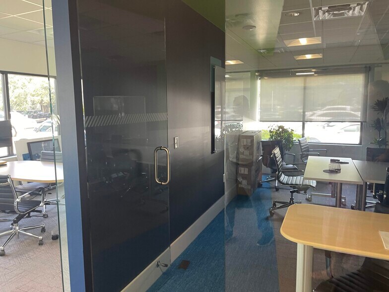 More Photos Of 3049 S Sherwood Forest Blvd, Baton Rouge Office For Lease