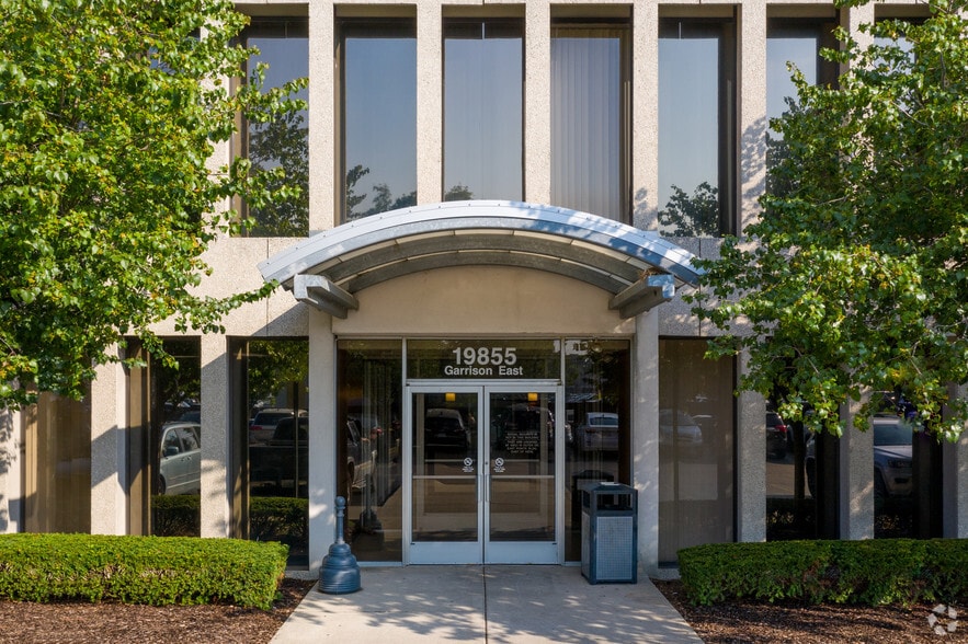 More Photos Of 19855 Outer Dr, Dearborn Office For Lease