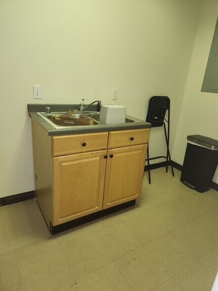 More Photos Of 6713 Broadway, Pearland Freestanding For Lease