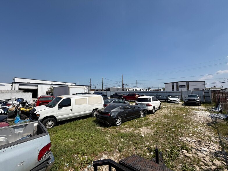 More Photos Of 2601 Lexington St, Kenner Warehouse For Sale