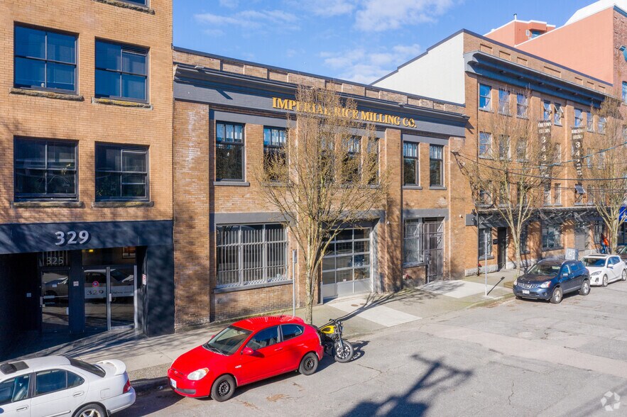More Photos Of 339 Railway St, Vancouver Loft Creative Space For Lease