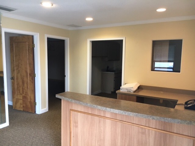 More Photos Of 1326 S Ridgewood Ave, Daytona Beach Office For Lease