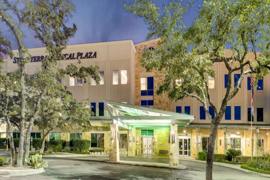 More Photos Of 150 E Sonterra Blvd, San Antonio Medical For Lease