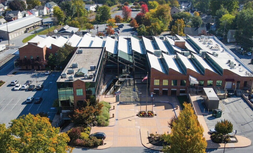 More Photos Of 26 N Cedar St, Lititz Medical For Lease