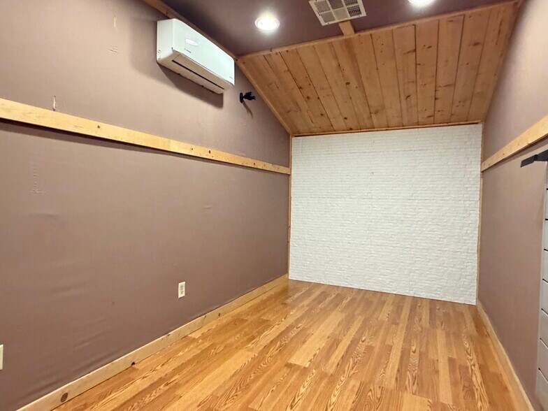 More Photos Of 7949 Ajay Dr, Sun Valley Warehouse For Lease
