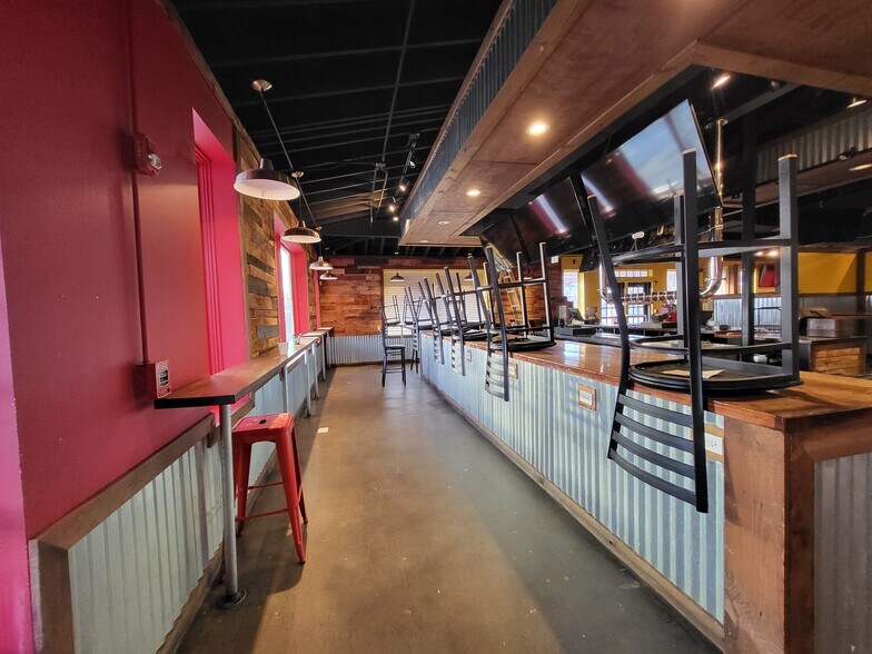 More Photos Of 3607 S Range Line Rd, Joplin Restaurant For Lease