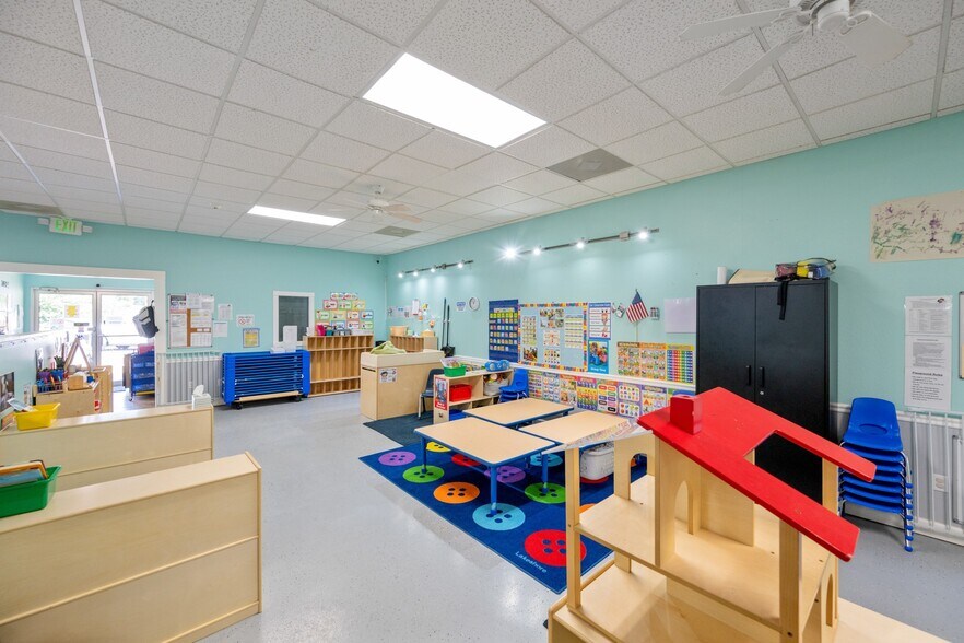 More Photos Of 10366 Highway 100, Scotts Hill Flex For Sale