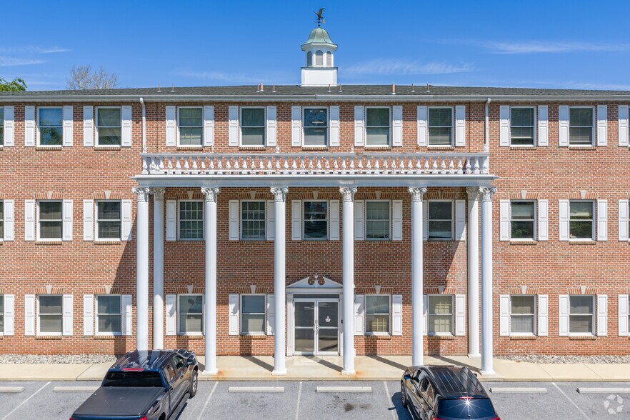 More Photos Of 6 Hearthstone Ct, Reading Medical For Lease