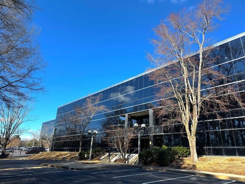 More Photos Of 3003 Chamblee Tucker Rd, Atlanta Office For Sale