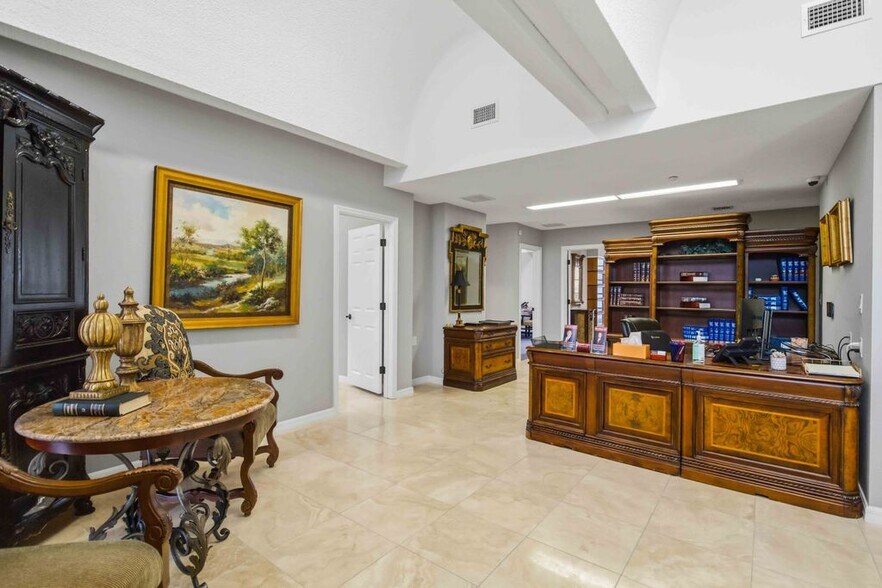 More Photos Of 1400 4th Ave, Bradenton Office Residential For Sale