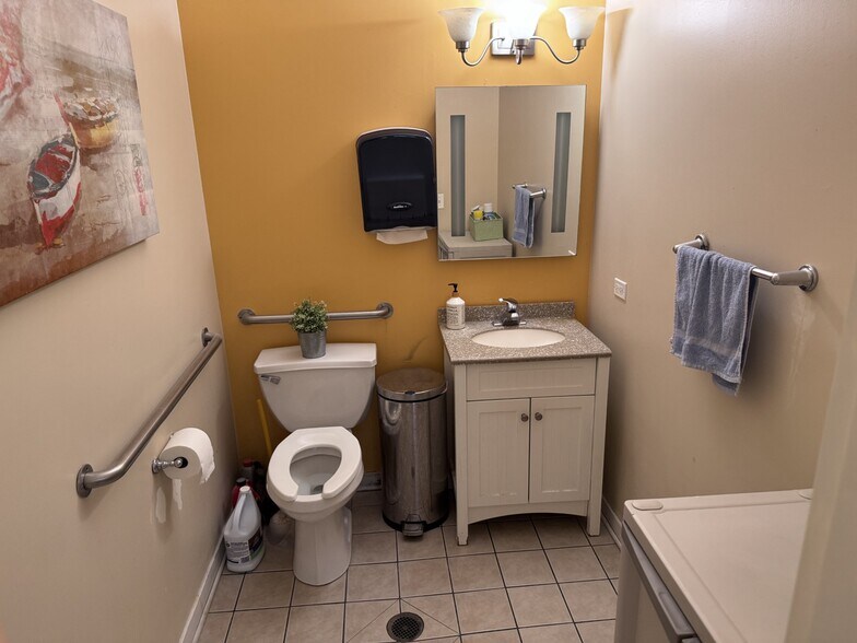 More Photos Of 873 N Larrabee St, Chicago Apartments For Sale