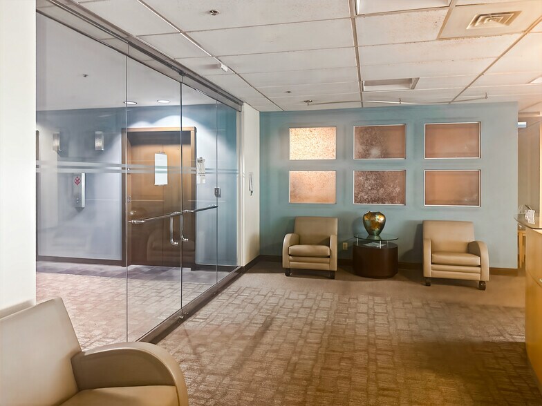 More Photos Of 400 E Pratt St, Baltimore Coworking Space