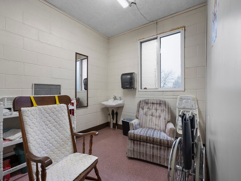 More Photos Of 39590 Pioneer blvd, Sandy Religious Facility For Sale