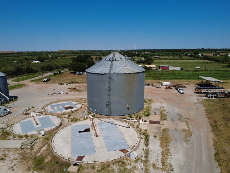 More Photos Of 2062 FM 368 S, Iowa Park Industrial For Sale