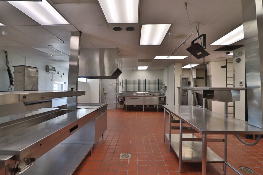 More Photos Of 1902 Mountain View Dr, Cody Fast Food For Sale