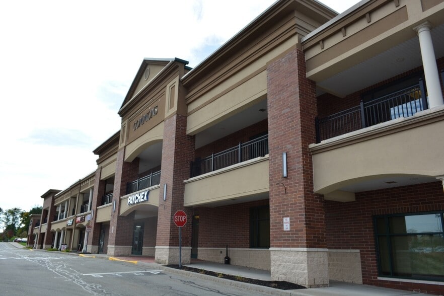 More Photos Of 913-1070 Holt Rd, Webster Unknown For Lease