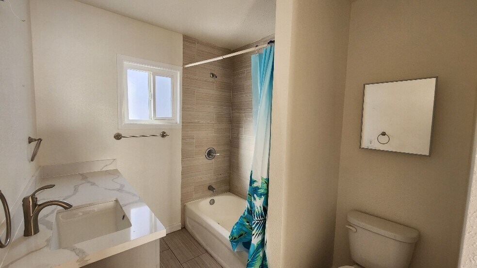 More Photos Of 251 W 41st Pl, Los Angeles Apartments For Sale