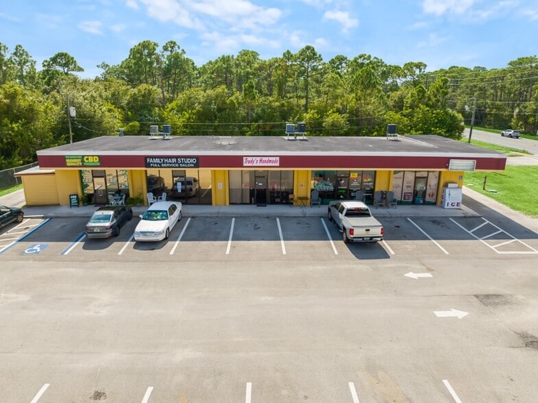 More Photos Of 5180-5186 Turnpike Feeder Rd, Fort Pierce General Retail For Sale