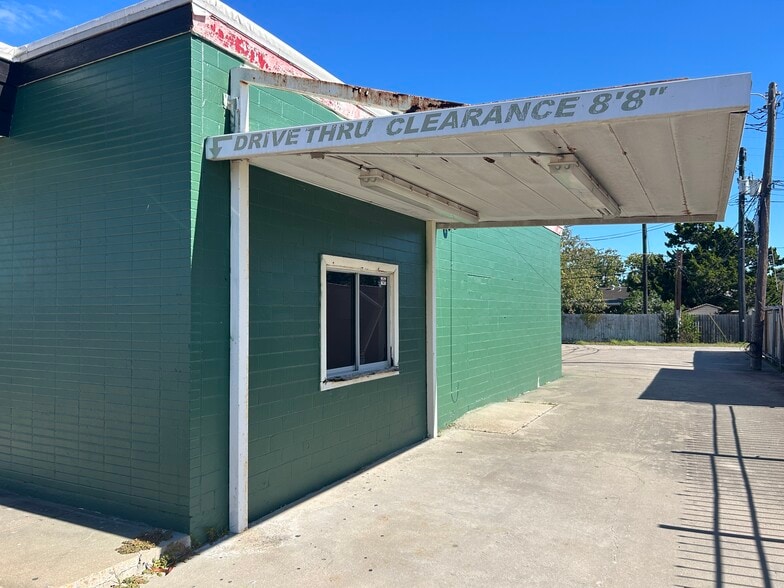 More Photos Of 4346 S Staples St, Corpus Christi Freestanding For Lease