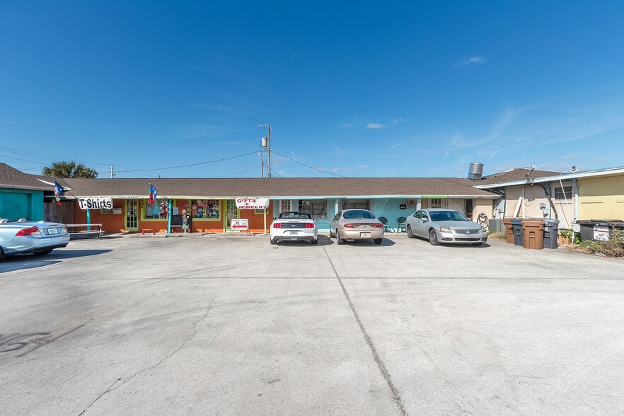 More Photos Of 101 Oceanshore Blvd, Flagler Beach Bar For Sale