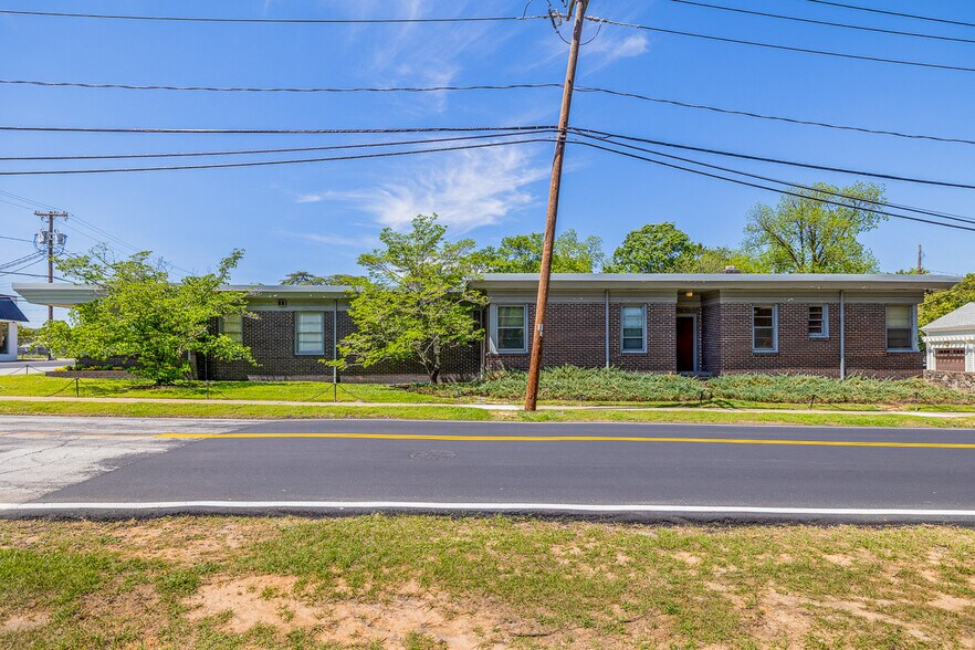 More Photos Of 201 S Weston St, Fountain Inn Office For Sale