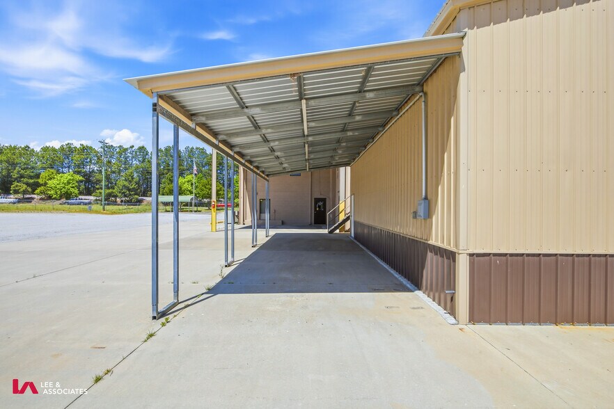 More Photos Of 1364 Candler Rd, Gainesville Truck Terminal For Lease
