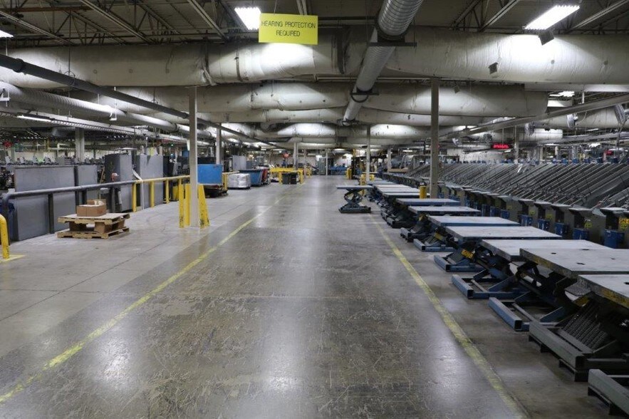 More Photos Of 2300 Brown Ave, Waseca Manufacturing For Sale