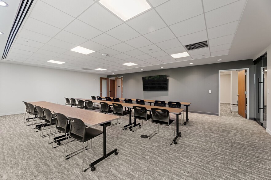 More Photos Of 1801 Alma Dr, Plano Office For Lease