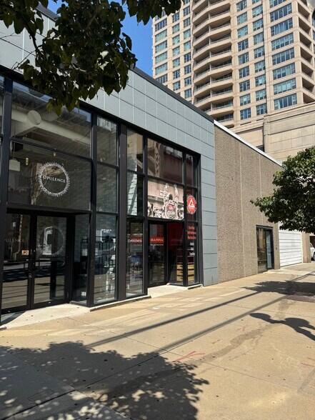 More Photos Of 630 W Lake St, Chicago Storefront Retail Office For Lease