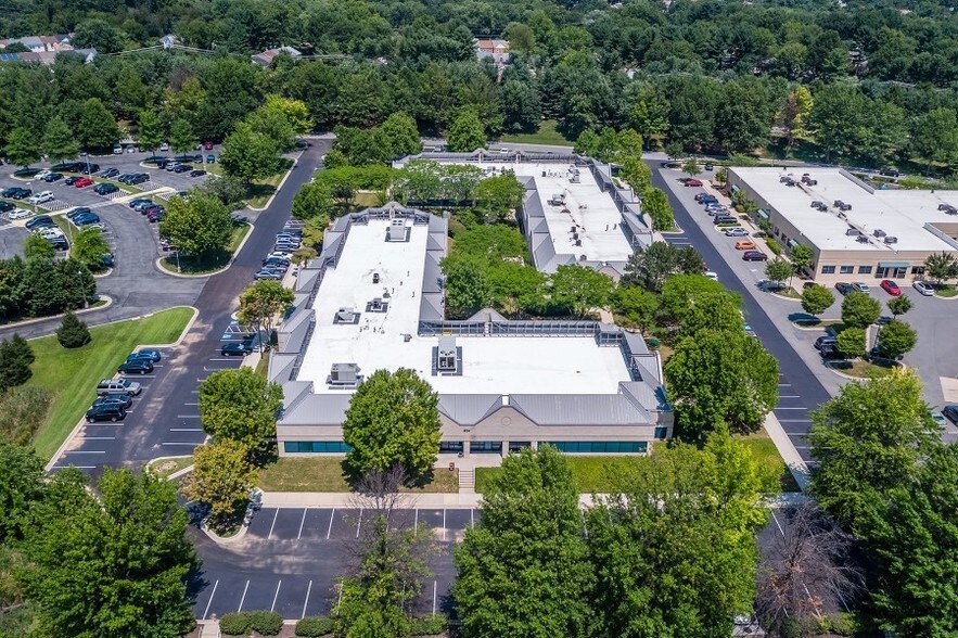 More Photos Of 904 Wind River Ln, Gaithersburg Office For Sale