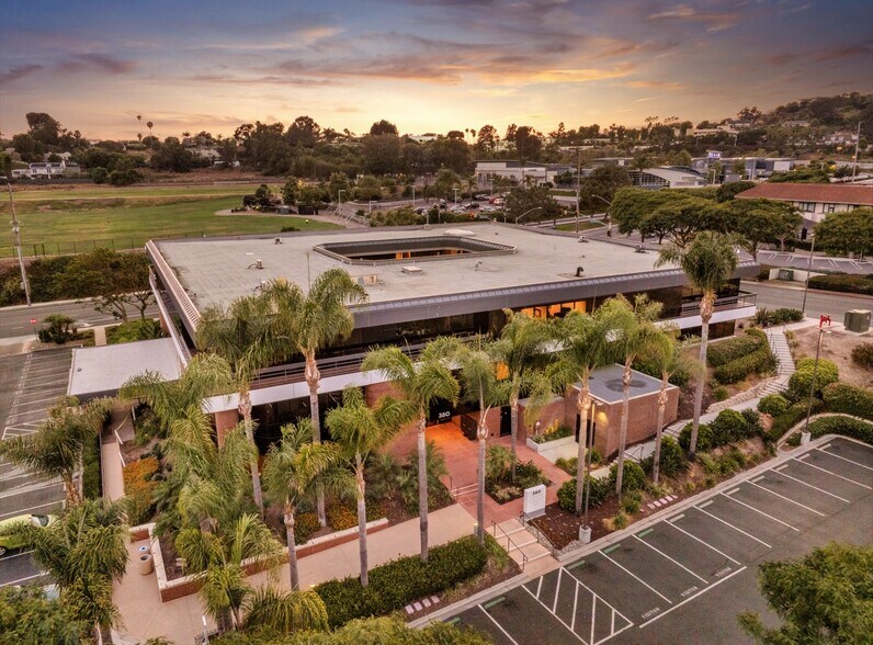 More Photos Of 380 Stevens Ave, Solana Beach Office For Lease