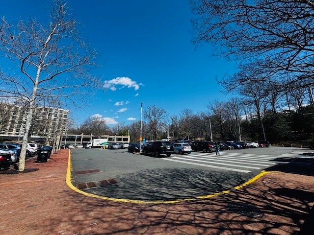 More Photos Of 1635 Washington Plz, Reston Apartments For Lease