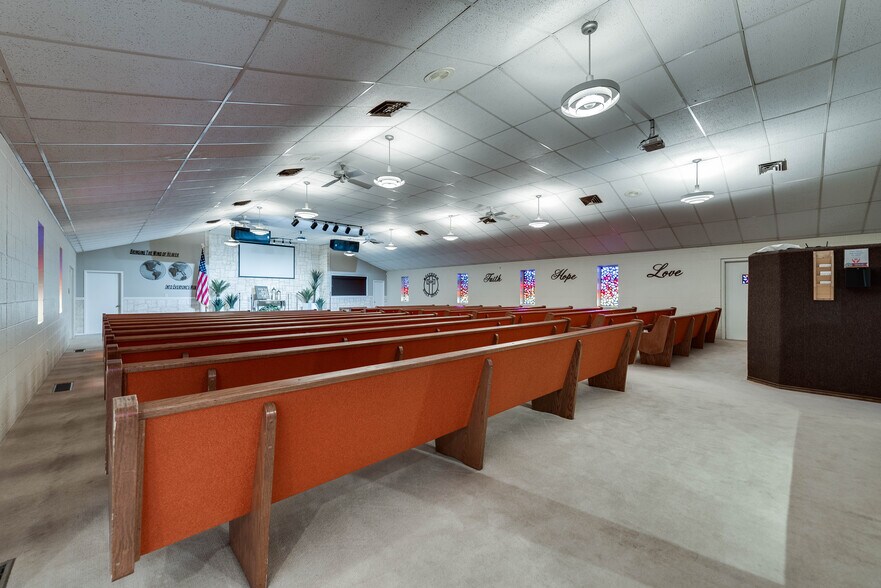 More Photos Of 1001 Austin St, Midland Religious Facility For Sale