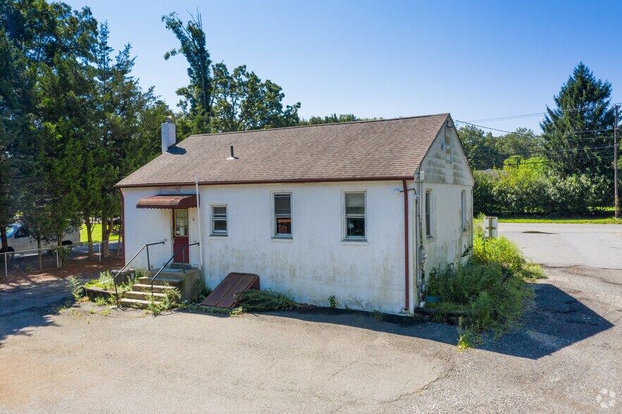 More Photos Of 822 Glassboro Rd, Williamstown Light Distribution For Sale