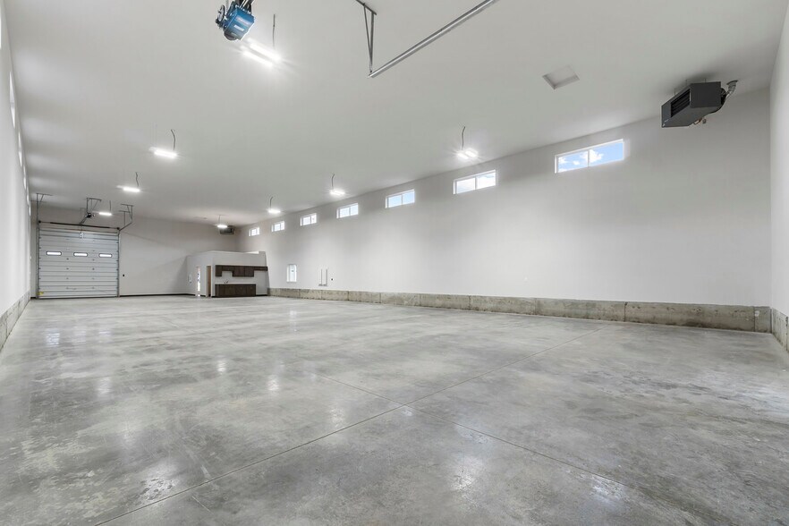 More Photos Of 3493 W Daugharty Loop, Hayden Industrial For Lease