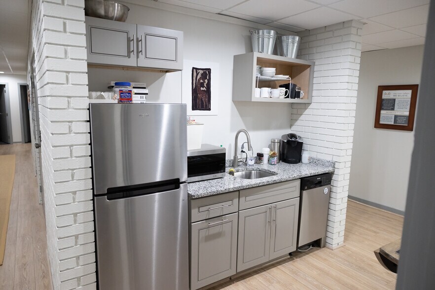 More Photos Of 333 Wade Hampton Blvd, Greenville Medical For Lease