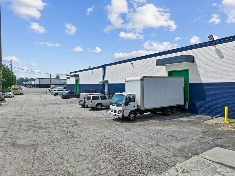 More Photos Of 1650 Marietta Blvd NW, Atlanta Parking Lot For Lease