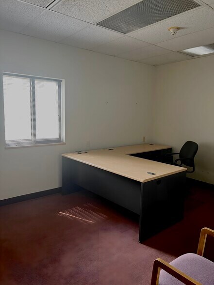 More Photos Of 2378 Wilshire Blvd, Mound Warehouse For Lease