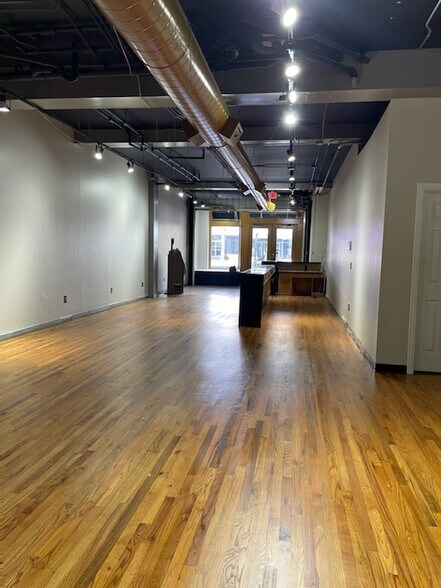 More Photos Of 129 Hay St, Fayetteville Storefront Retail Office For Lease