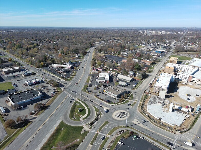 More Photos Of 707 S Madison Ave, Greenwood Storefront For Sale