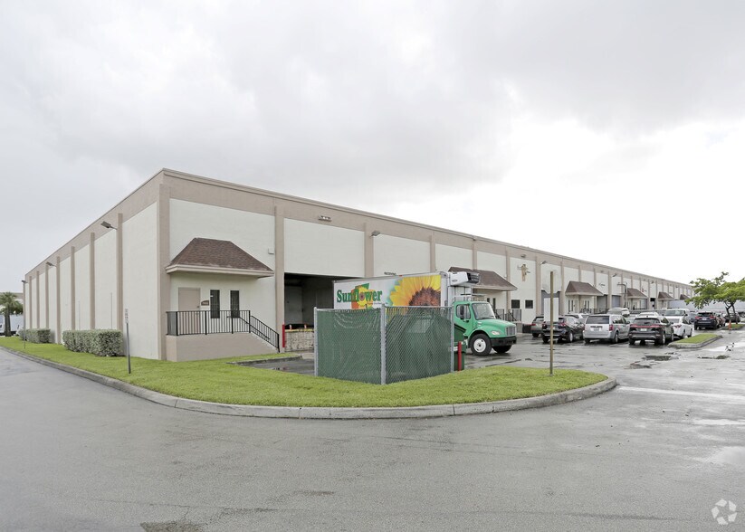More Photos Of 7949 NW 21st St, Doral Warehouse For Lease