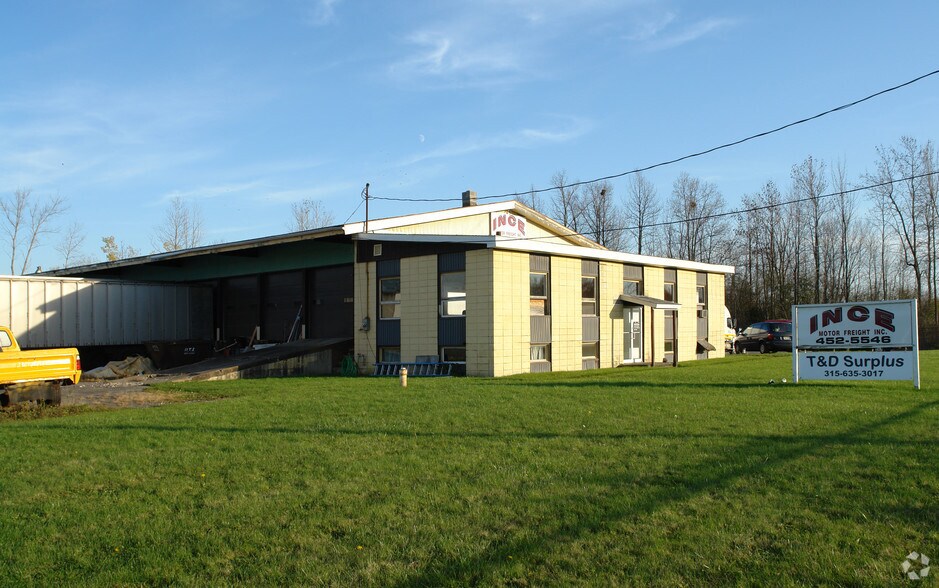 More Photos Of 7202 Northern Blvd, East Syracuse Truck Terminal For Lease