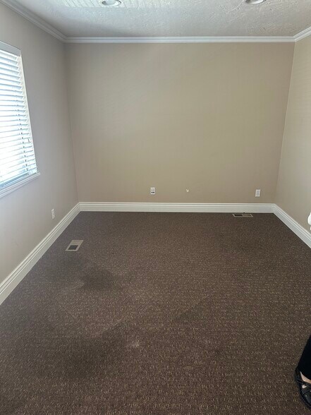 More Photos Of 898 S State St, Orem Office For Lease