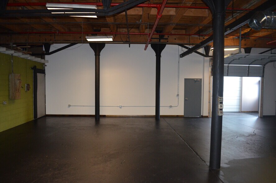 More Photos Of 3143 W 33rd St, Cleveland Loft Creative Space For Lease