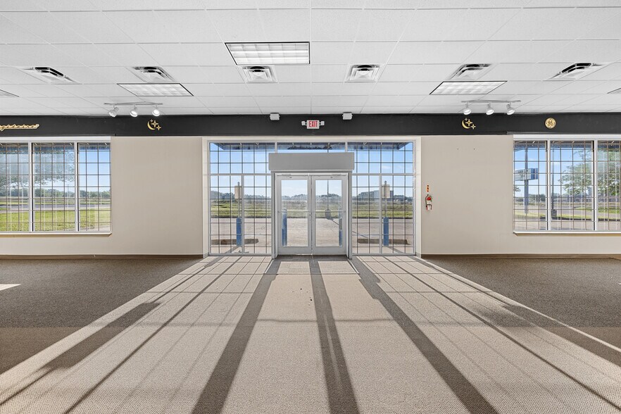 More Photos Of 9230 N Highway 6, Navasota Freestanding For Sale
