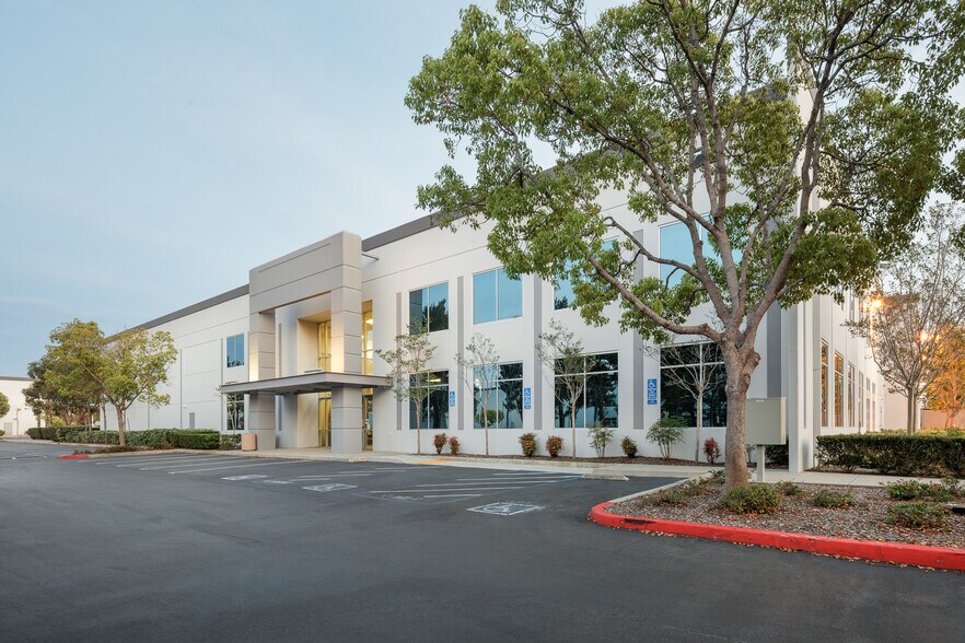 More Photos Of 995 Joshua Way, Vista Manufacturing For Lease