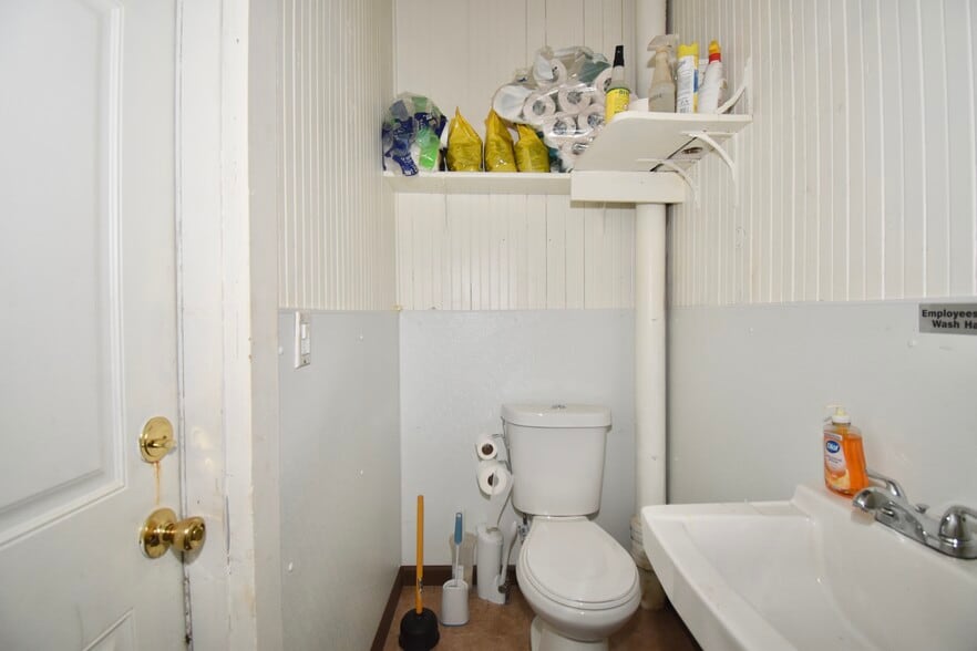 More Photos Of 193 Fairview Ave, Chicopee Restaurant For Sale